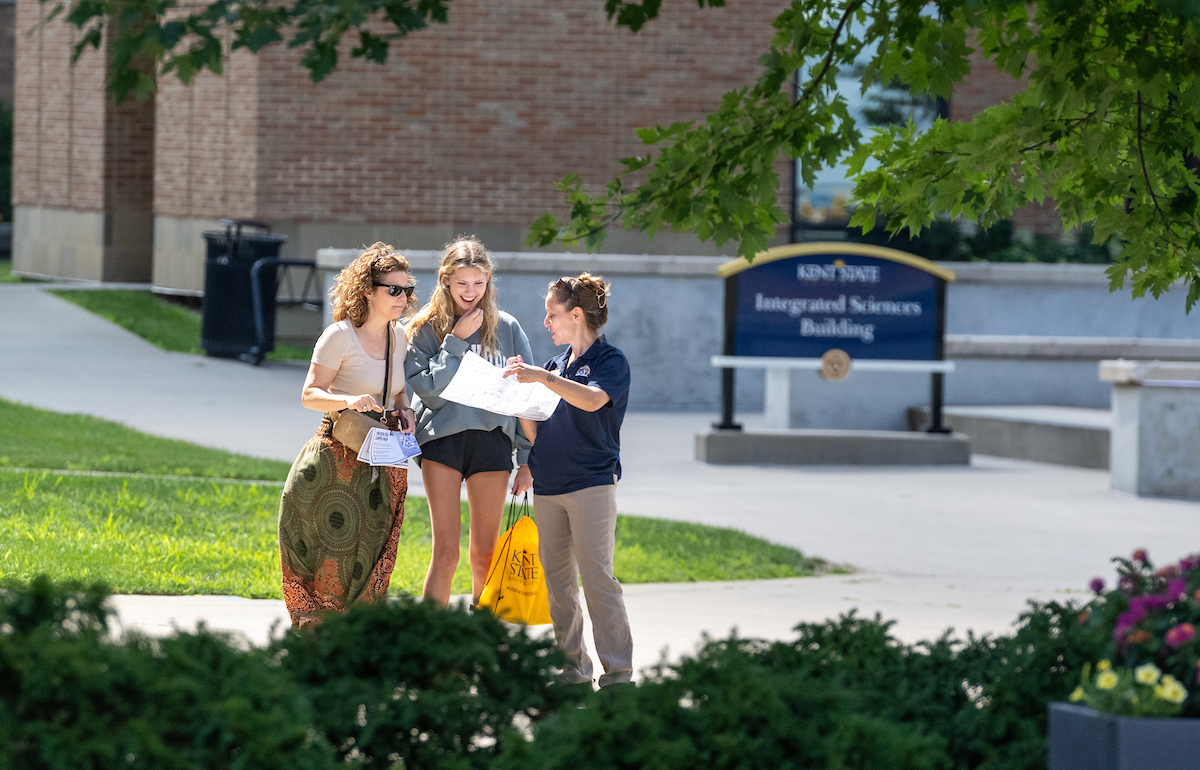 Prospective Students Get Warm and Star Treatment Kent State